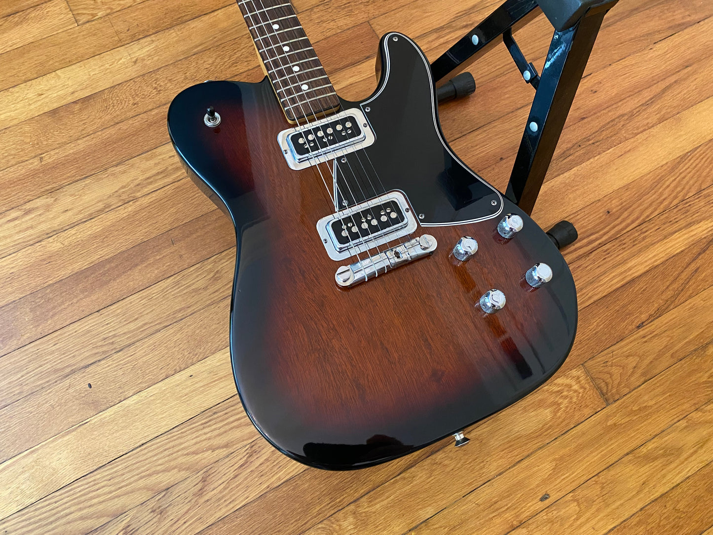 1998 Fender Tele-Sonic | 2-Tone Sunburst, DeArmond 2K Dynasonic Pickups, 24.75" Scale