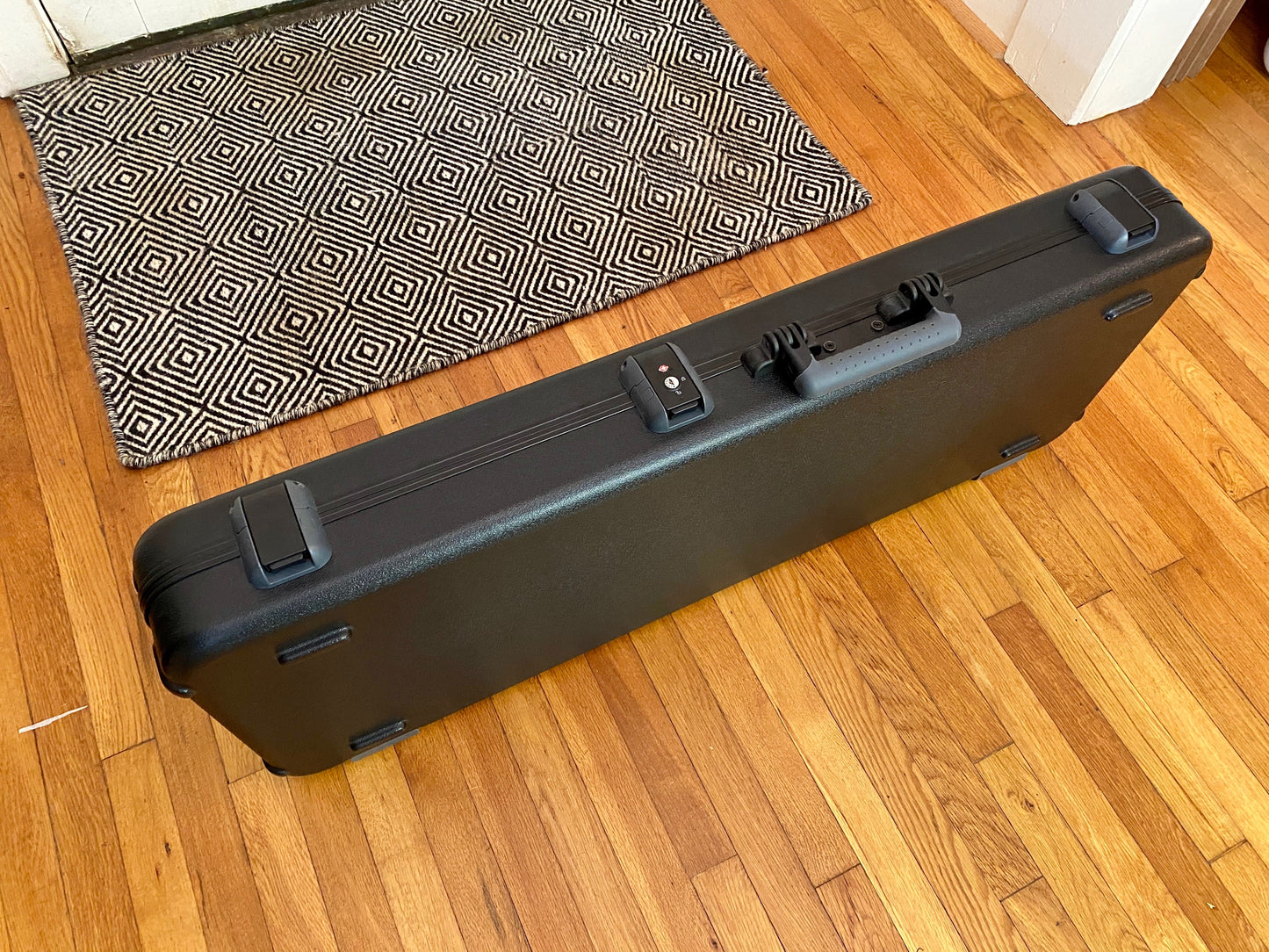 Fender Flight Case w/ Keys