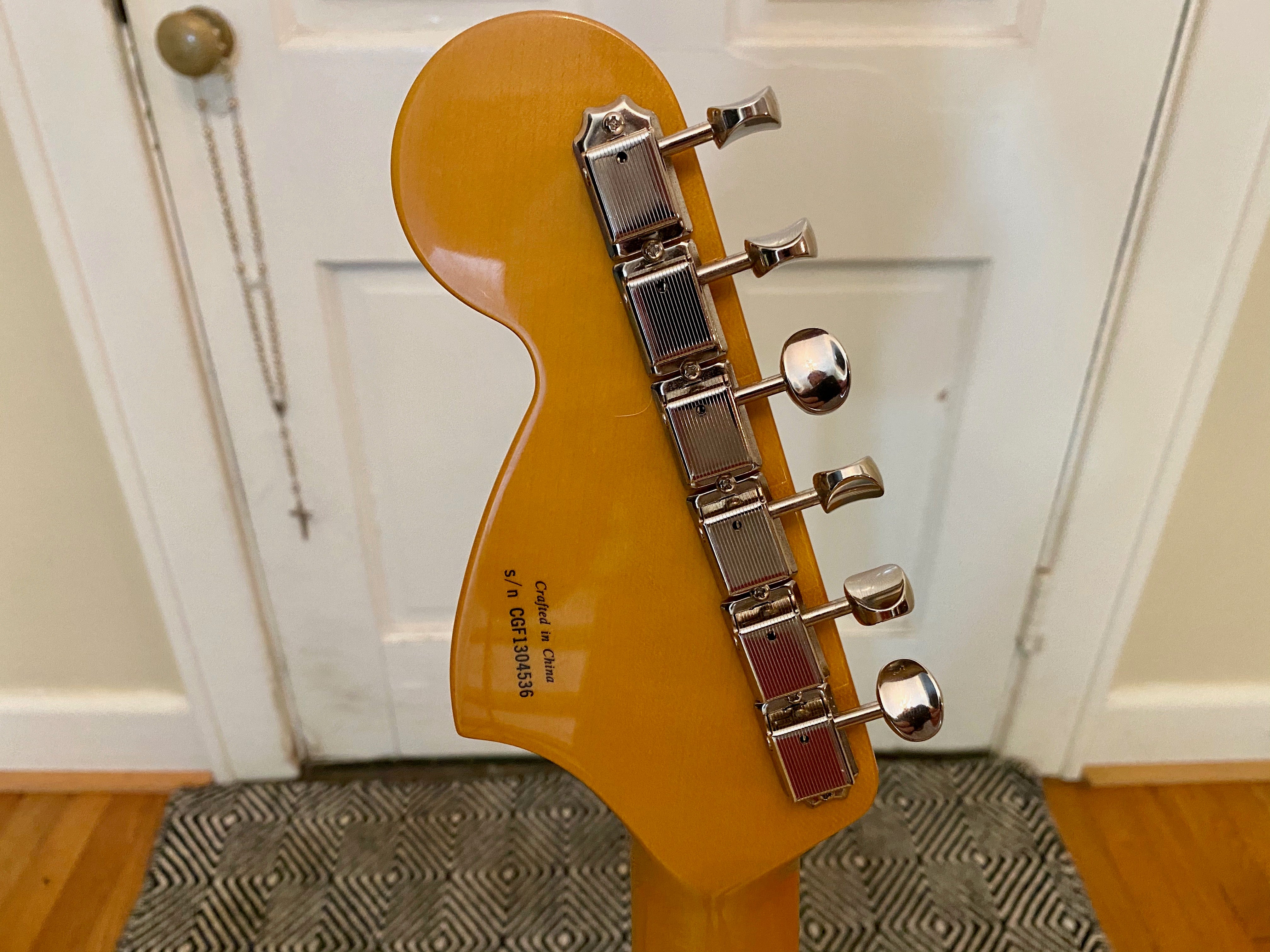 RARE 2014 Fender Modern Player Mustang MP-90 | Honey Burst, P90 Pickup –  Lil' Huddy's Guitar Shop