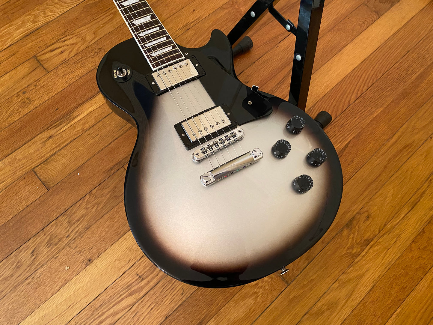 2018 Les Paul Studio Deluxe | Silverburst, Brown/Pink Hard Case, Burstbucker Pickups