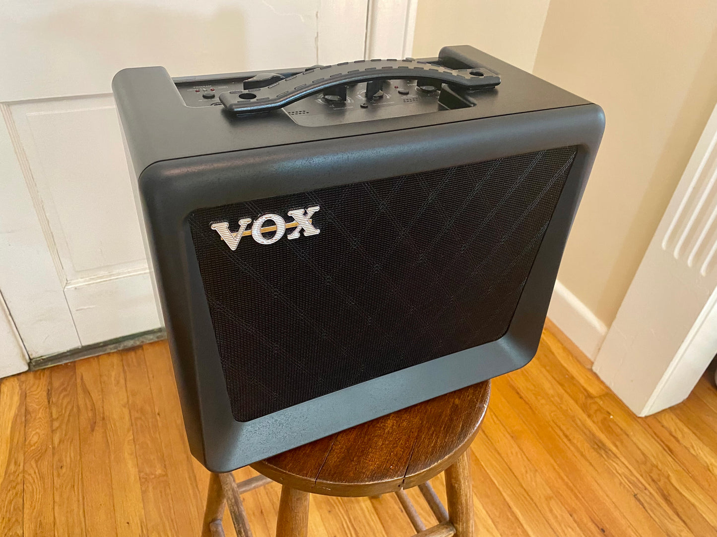 Vox VX15-GT Modeling 15w Practice Amplifier | 11 Amp Models, 8 Effects, Super Light